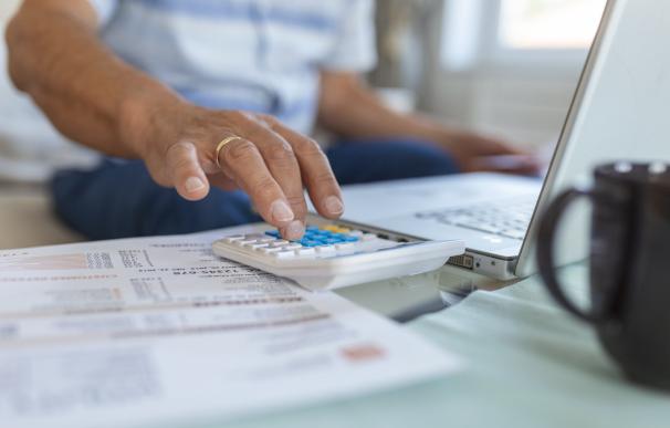 ¿Cómo consultar la deuda de luz?